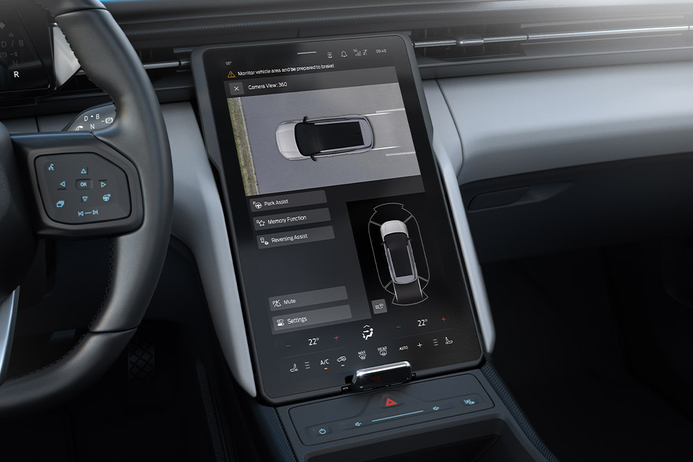 Intérieur d’une Ford Explorer. Vue détaillée du tableau de bord affichant les réglages.