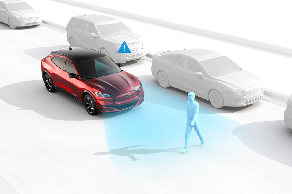 Schéma illustrant le freinage d'urgence automatique sur un véhicule Ford.